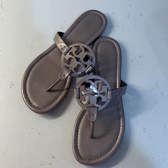 Tory Burch Exclusive: Limited-Edition Miller Sandal - Picture 4 of 13